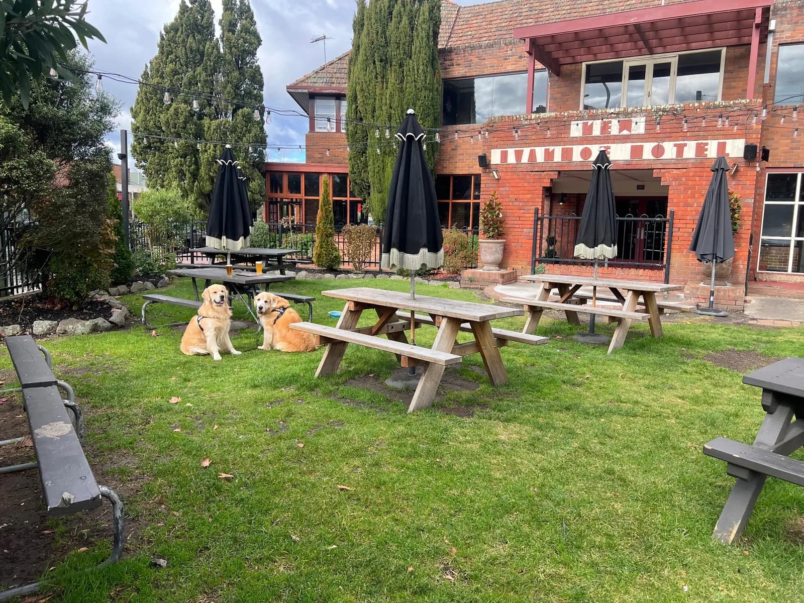 New Ivanhoe Hotel pub in Blackheath