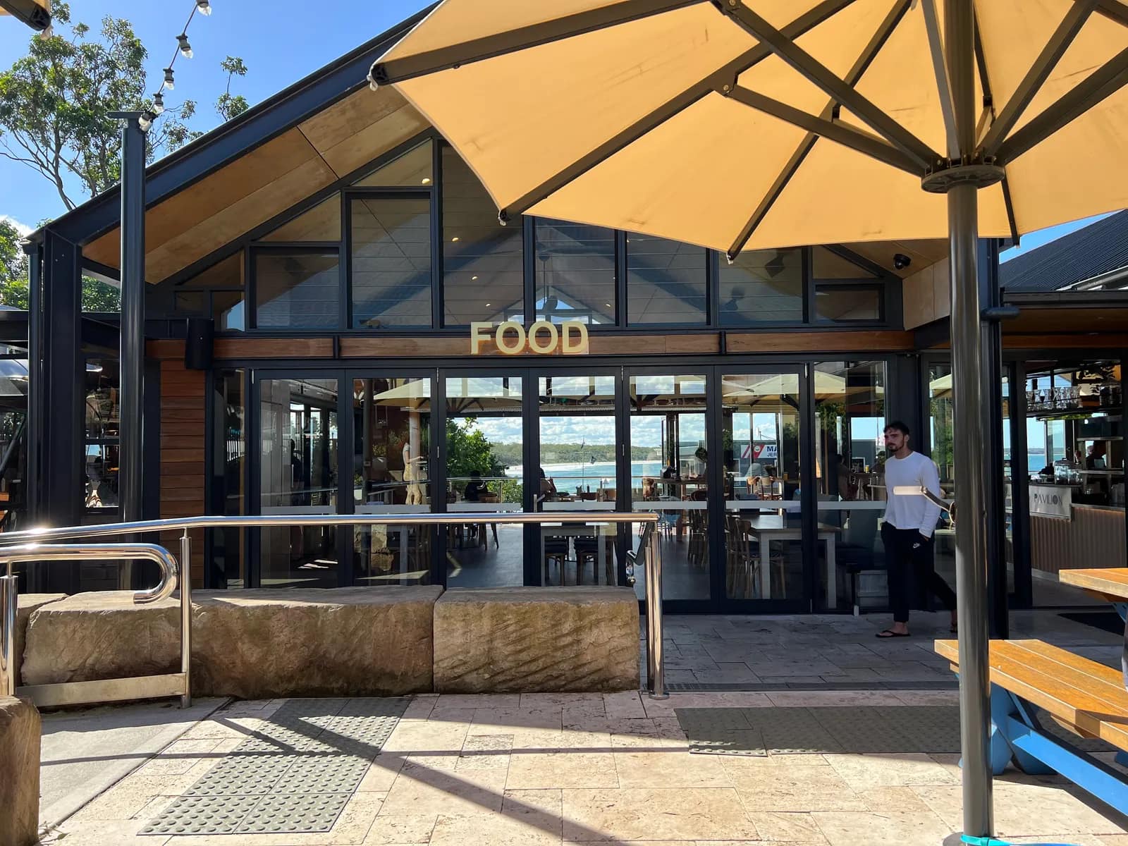 Huskisson Hotel pub in Huskisson