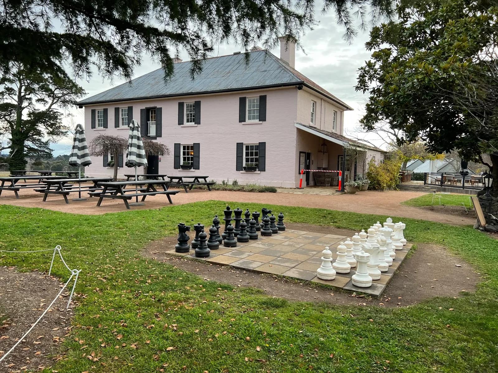 Briars Inn pub in Burradoo