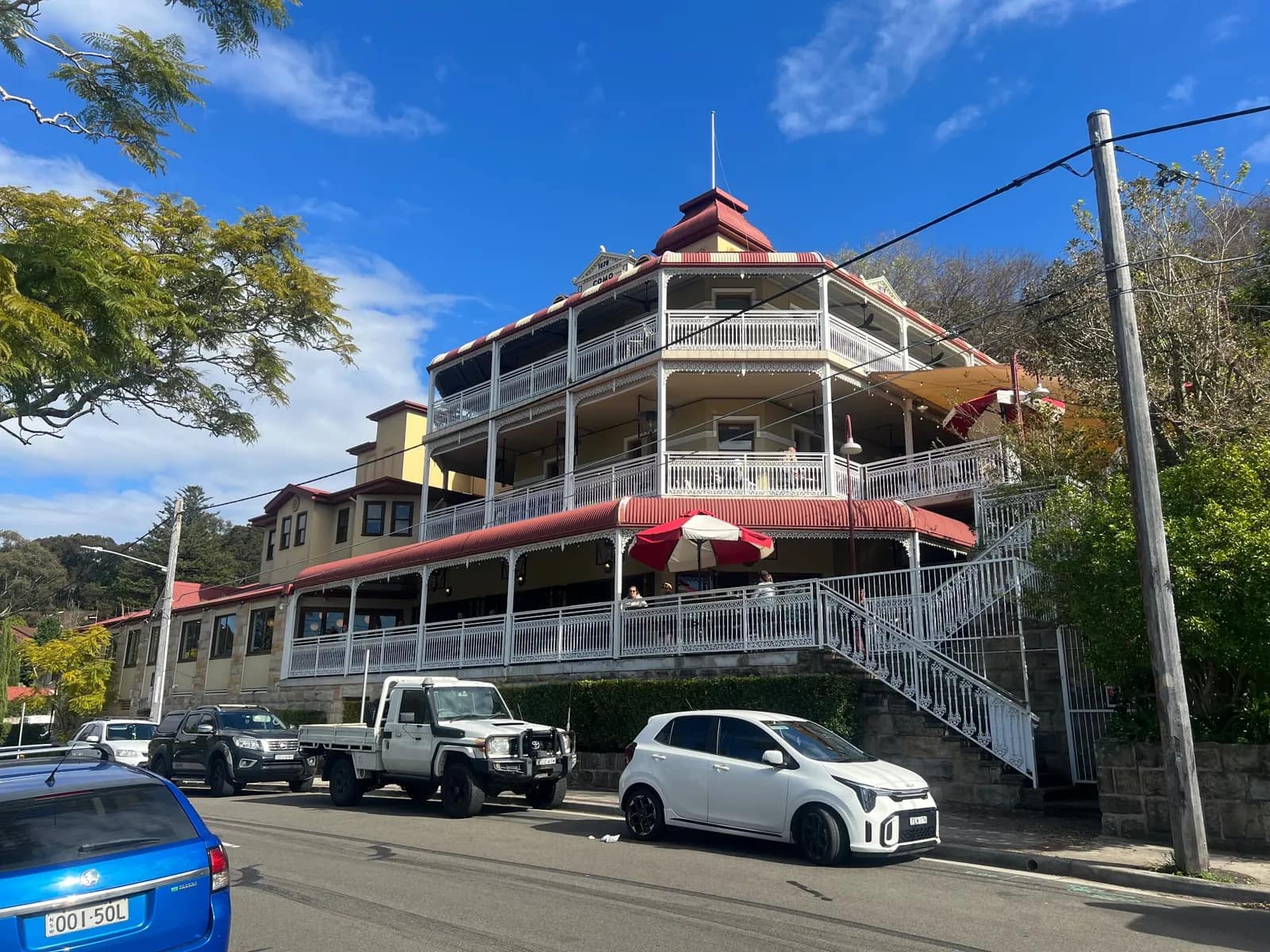 The Como Hotel pub in Como